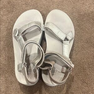 Women’s teva sandals